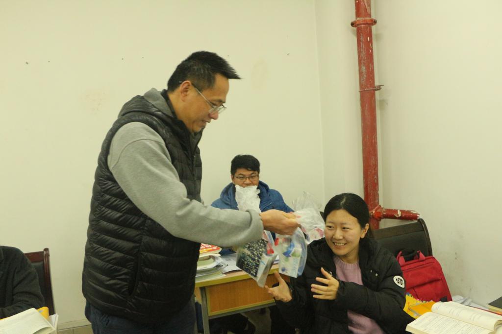 太阳成tyc234cc领导慰问2018届考研学生