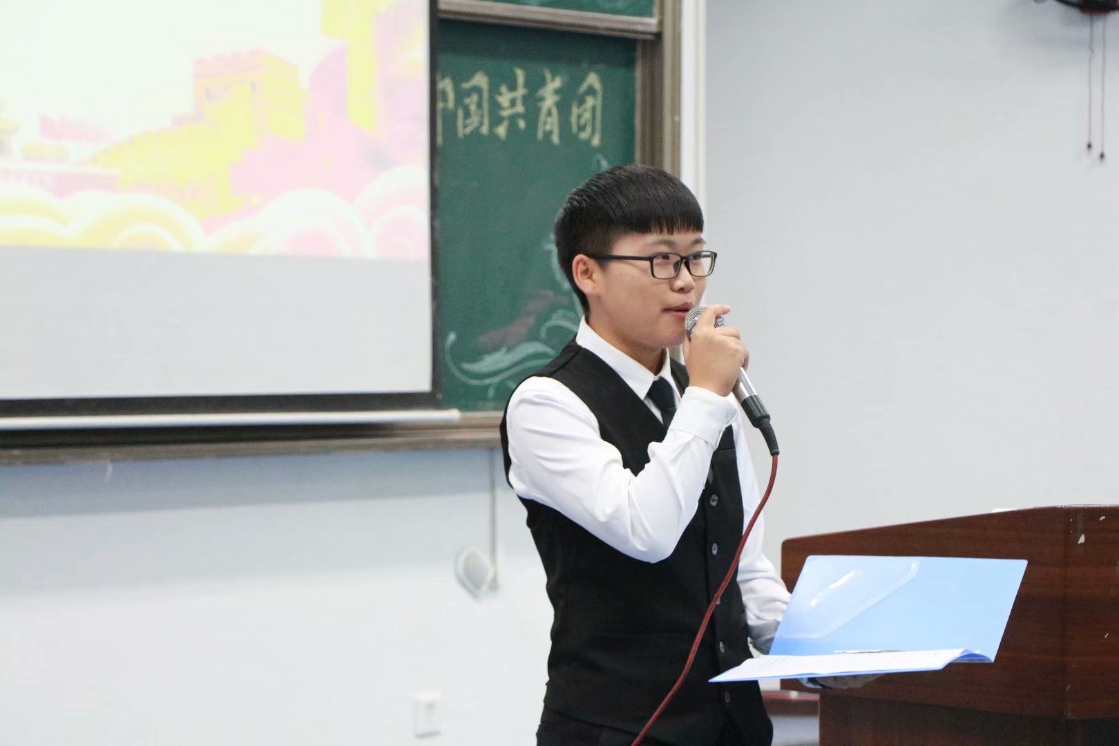 太阳成tyc234cc青年马克思主义者培养工程”初级班第九期结业仪式以及第十期开班仪式