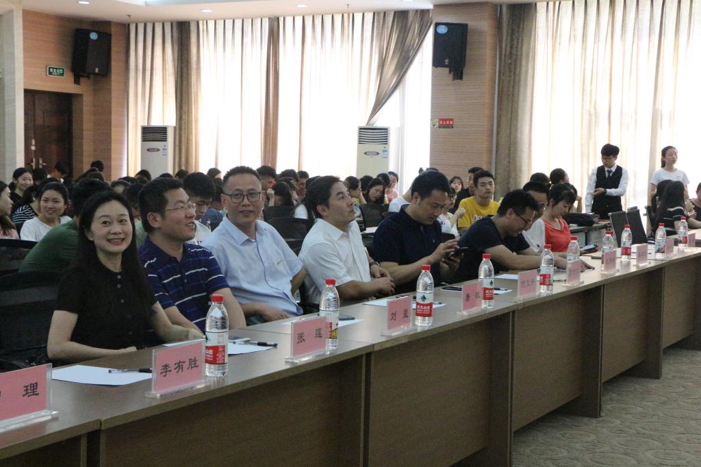 太阳成tyc234cc举行第四届“魅力化学”文化节暨 “名师工作室”启动仪式