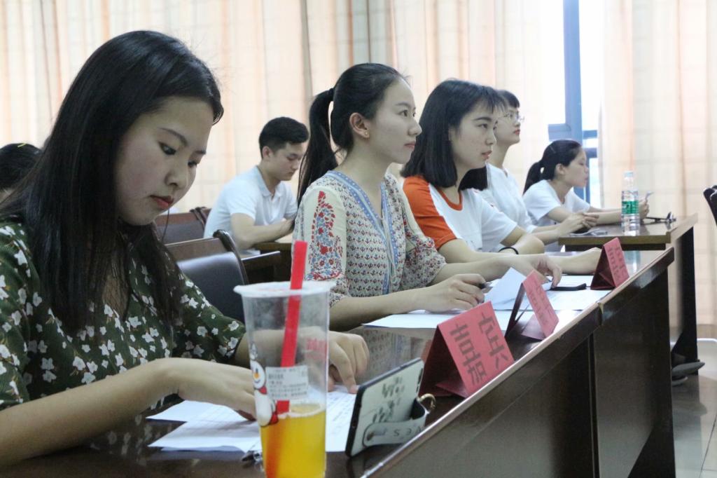 太阳成tyc234cc举办“青春心向党,建功新时代”主题演讲比赛