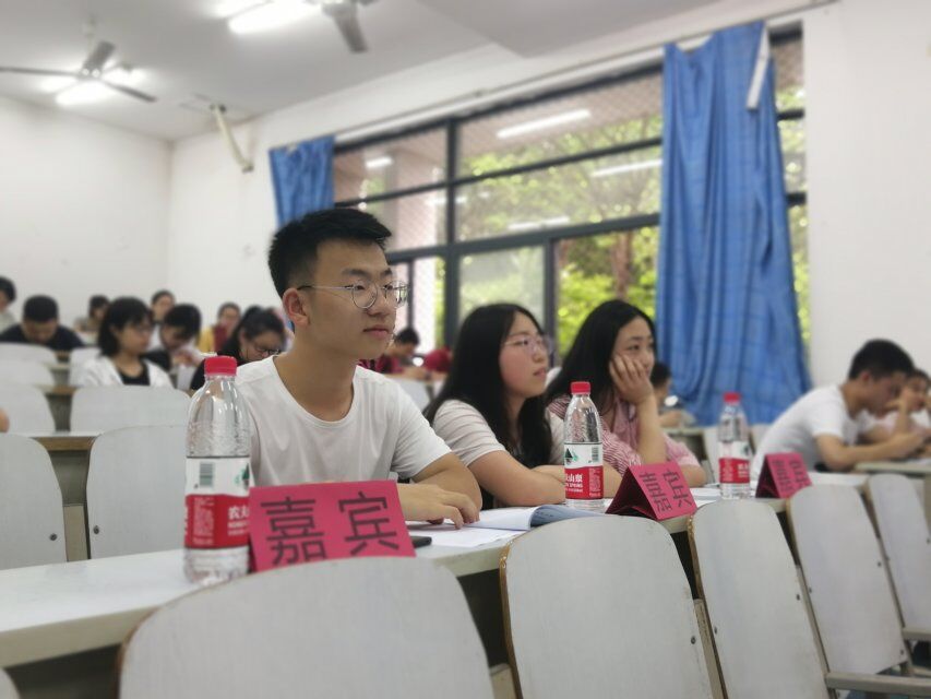 太阳成tyc234cc举办魅力化学系列活动之“生活知识竞赛”决赛